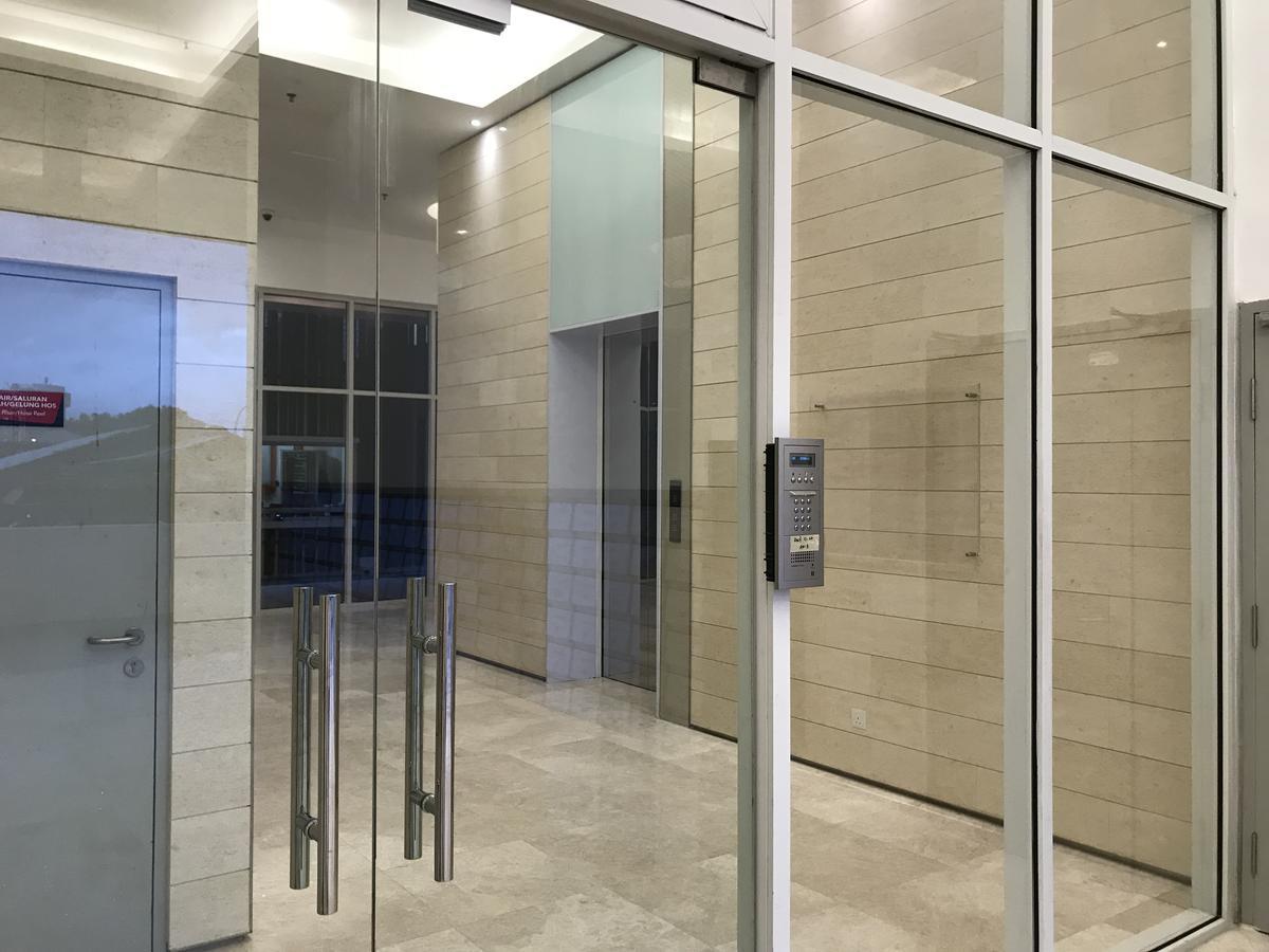 Апартаменты в Central Business District — 68 кв. м., спальни: 2, собственных ванных: 1 Кота-Кинабалу Экстерьер фото